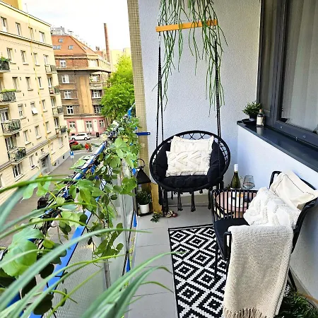 Design Apt In Old Town-Free Parking-Balcony Pressburg Exterior foto